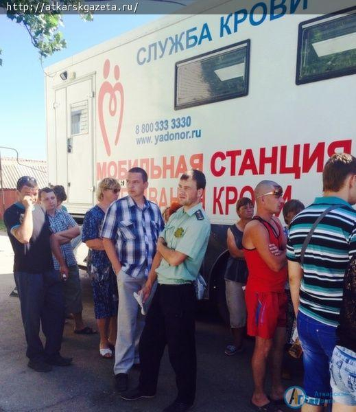 День донора поддержали добровольцы Центра «Молодежь плюс»