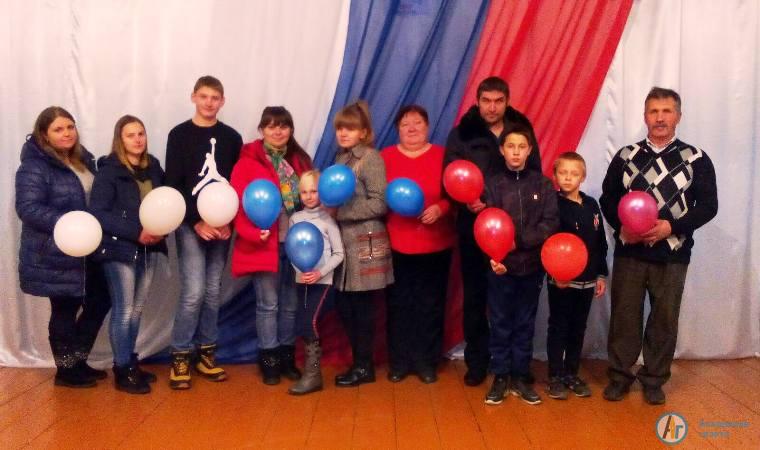 День народного единства в Большой Екатериновке отметили хороводом дружбы