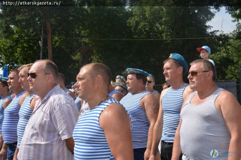 День ВДВ в Аткарске начался с бардовских песен (ФОТО)