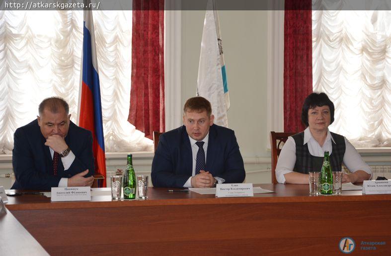 Депутат Ципящук призвал старшеклассников не стесняться общественной активности
