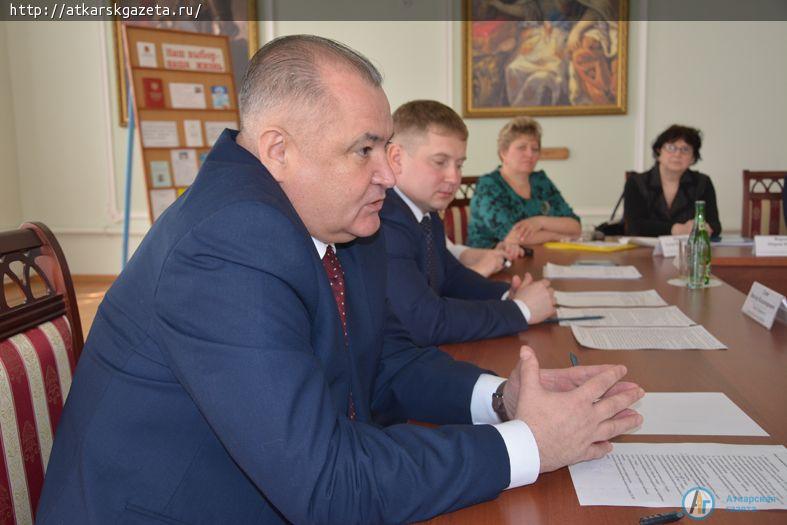 Депутат Ципящук призвал старшеклассников не стесняться общественной активности