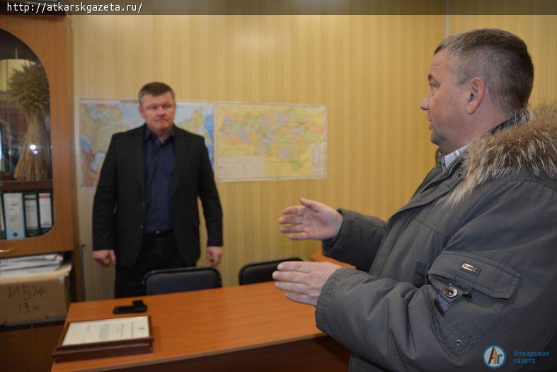 Депутат Госдумы поздравил многодетную маму и пообщался с тружениками полей (ФОТО)