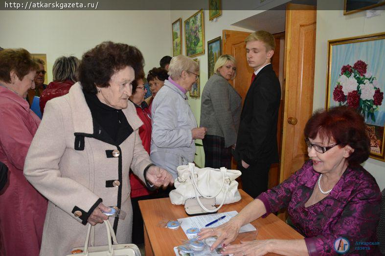 Депутат областной Думы подарил Совету ветеранов компьютер (ФОТО)