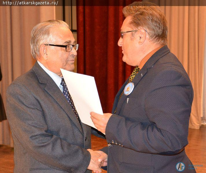 Депутат областной Думы подарил Совету ветеранов компьютер (ФОТО)