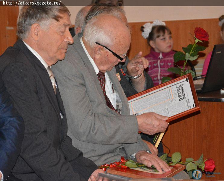 Депутат областной Думы подарил Совету ветеранов компьютер (ФОТО)