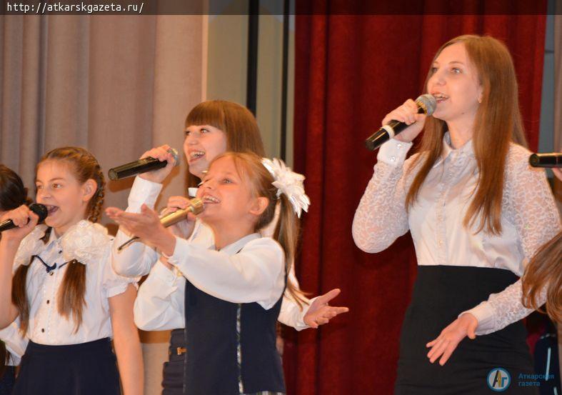 Депутат областной Думы подарил Совету ветеранов компьютер (ФОТО)