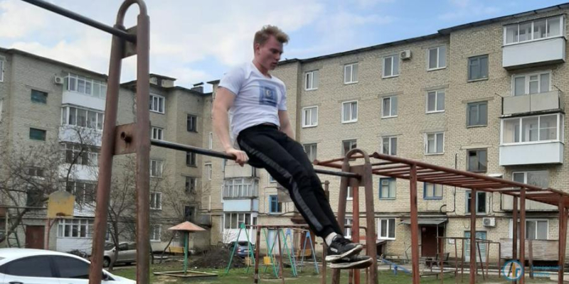 Депутат облдумы Андрей Воробьев встретился с аткарскими спортсменами