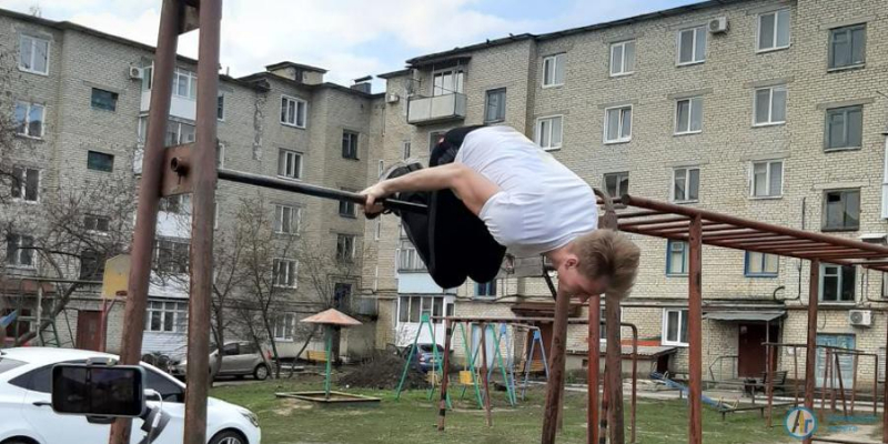 Депутат облдумы Андрей Воробьев встретился с аткарскими спортсменами
