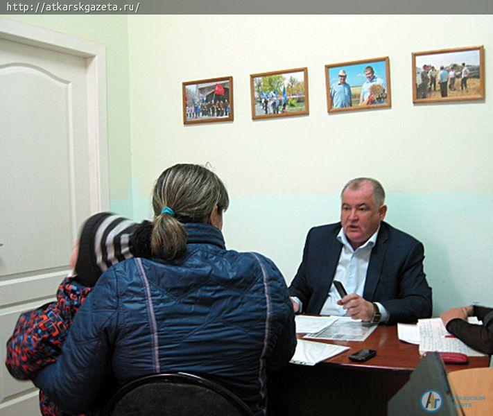 Депутат облдумы помог аткарчанам записаться на операцию на льготных условиях