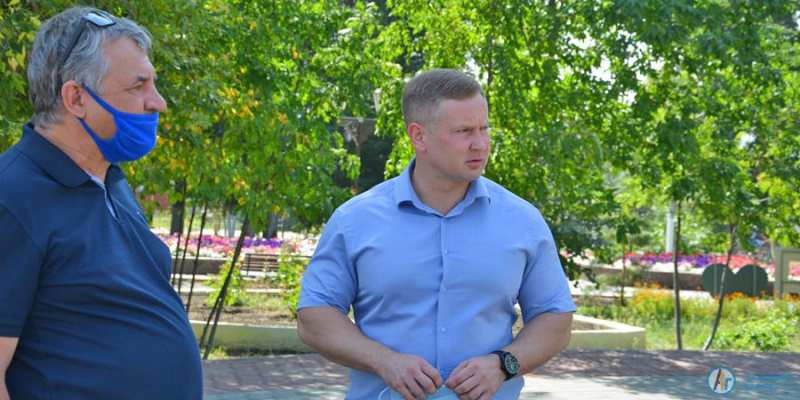 Депутат Петров оценил готовность аткарских школ к учебному году