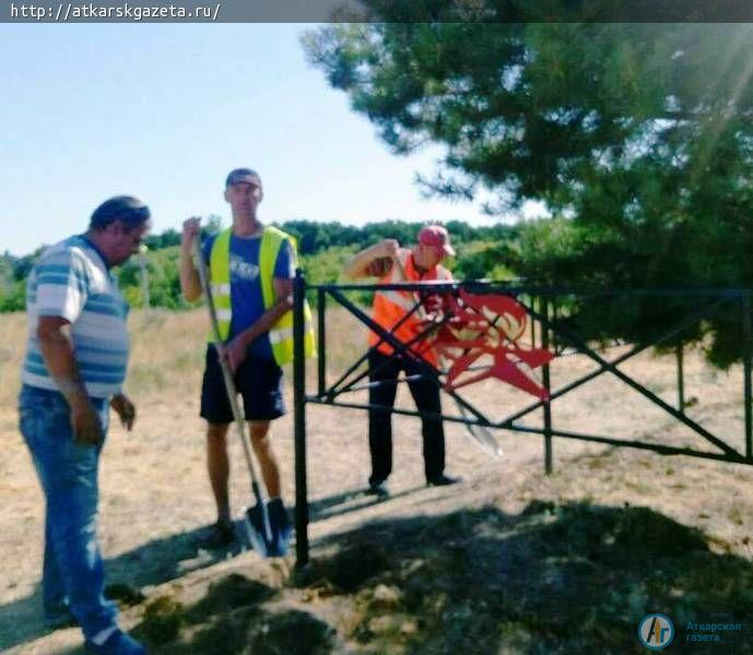 Депутат Сергей МАЛЫХИН помог благоустроить братскую могилу советских солдат