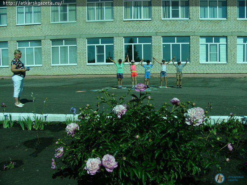 Дети из села Лопуховки рисовали радугу и радость