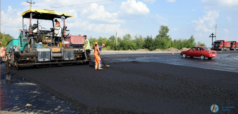 Дорожники ремонтируют аткарский участок федеральной трассы