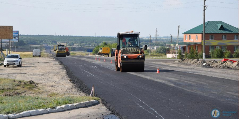 Дорожники ремонтируют аткарский участок федеральной трассы