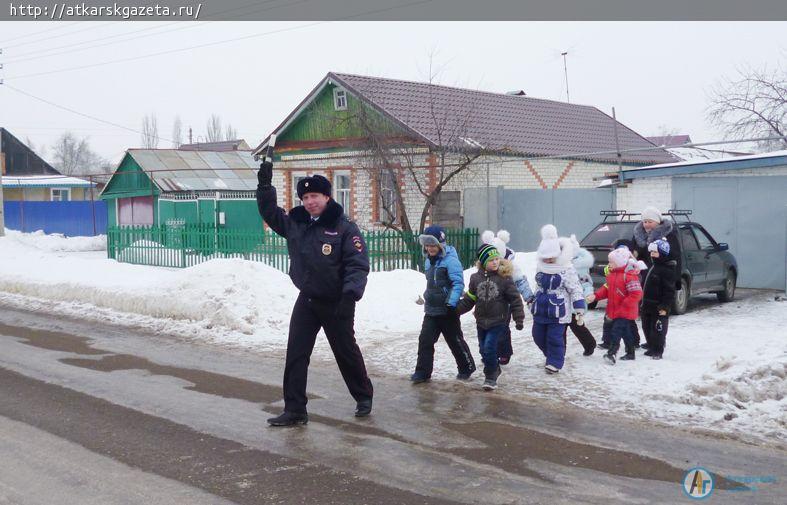 Дошкольников научили переходить дорогу