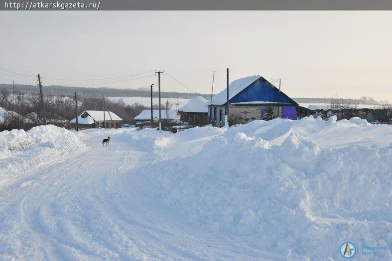 Два «Кировца» всю ночь пробивали дорогу к станции Красавка
