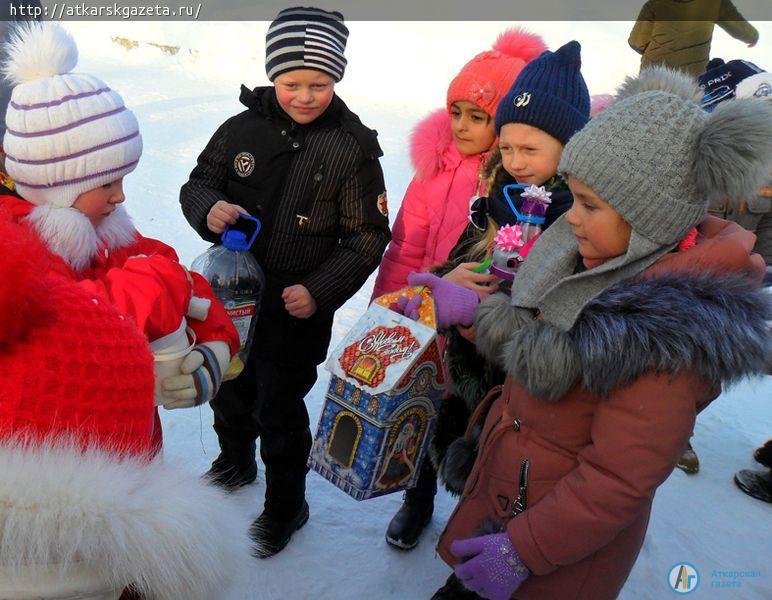 Двадцать птичьих столовых появилось сегодня в городском парке