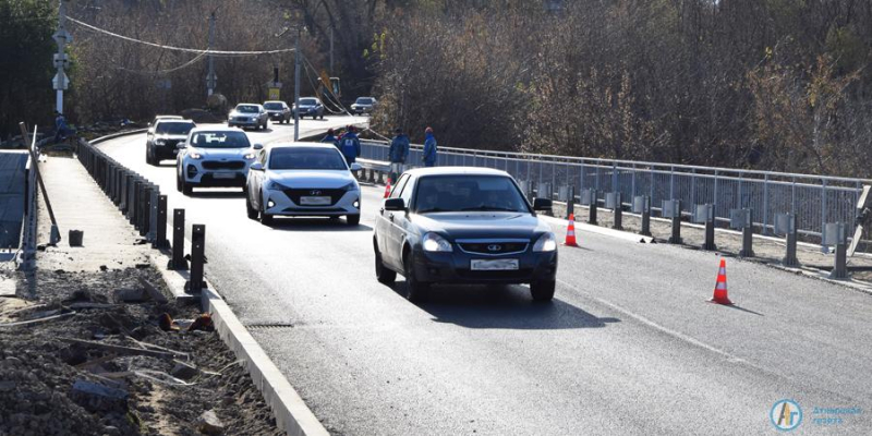 Движение по мосту через Аткару вскоре вновь станет двухполосным 