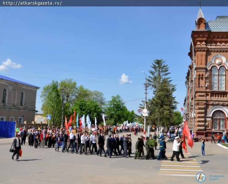Единый фронт памяти прошел в День Победы по Аткарску (ФОТО)