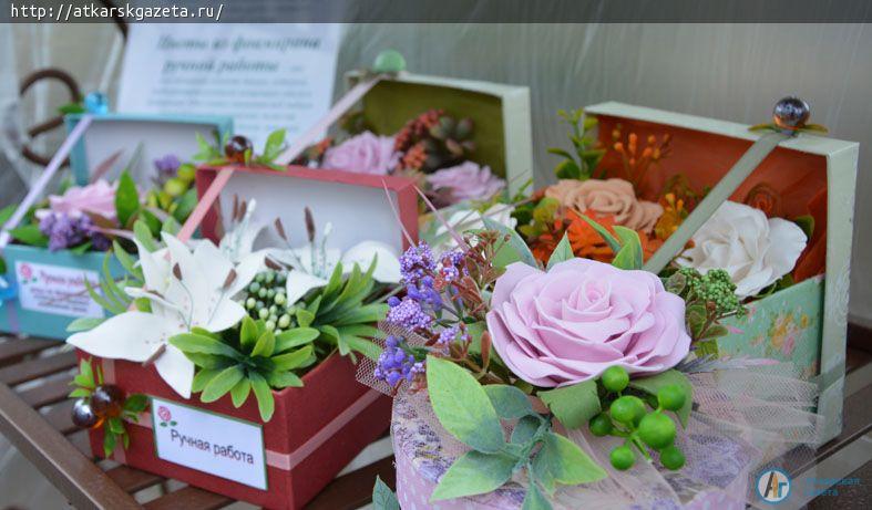 Фестиваль "Аткарские розы" гуляет по аллеям парка (ФОТОРЕПРТАЖ)