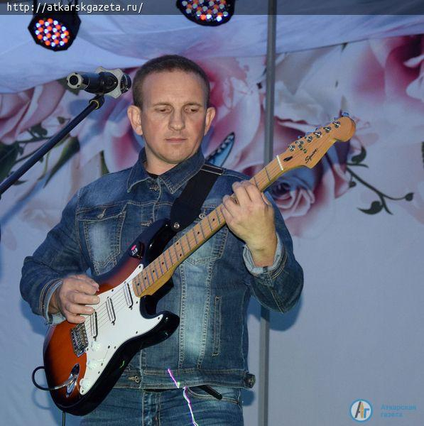 Фестиваль роз завершился любимыми песнями аткарчан