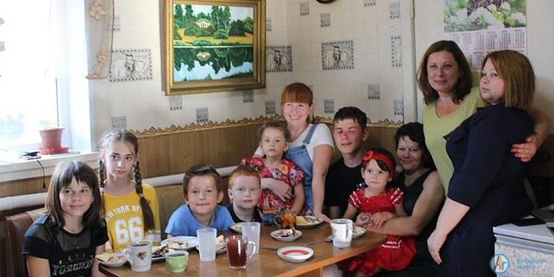 Фотовернисаж счастливых семей создали жители Аткарского района
