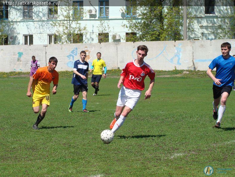 Футболисты четырех районов сыграют в Аткарске