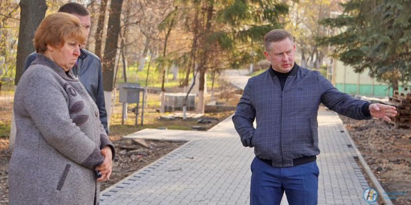 Глава района назвал работу дворников неудовлетворительной 