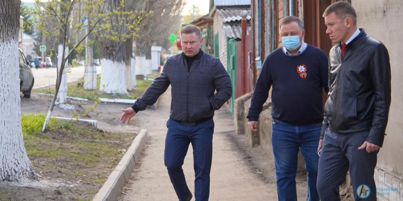 Глава района назвал работу дворников неудовлетворительной 