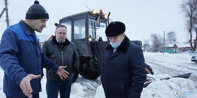 Глава района потребовал привлечь к расчистке дополнительную технику 