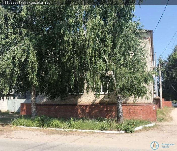Глава района спросил с руководителей за бурьян у крыльца и разбитые вывески (ФОТО)