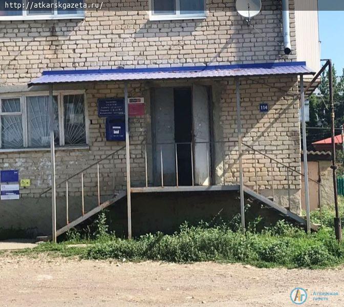 Глава района спросил с руководителей за бурьян у крыльца и разбитые вывески (ФОТО)