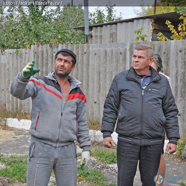 Глава района возмутился результатом работ по благоустройству тротуара на улице Чапаева