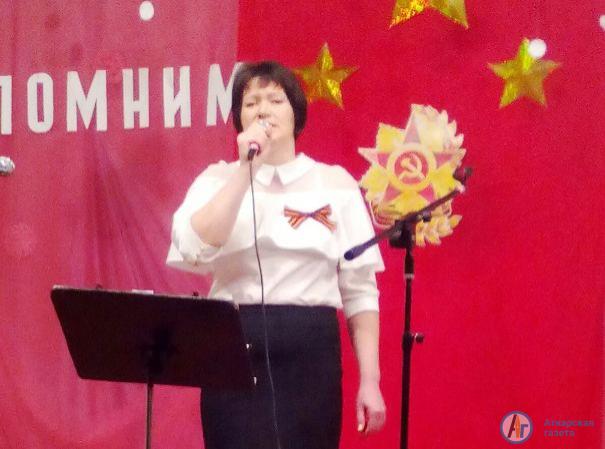 Год памяти и славы в Екатериновке открылся вечером военной песни