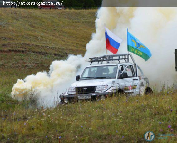 Гонки внедорожников "Аткарский бурелом" приурочили к фестивалю "Аткарские розы"