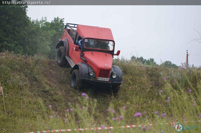Гонки внедорожников "Аткарский бурелом" приурочили к фестивалю "Аткарские розы"