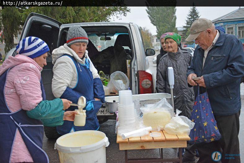 Горожан приглашают за свежими огурцами и домашним мясом