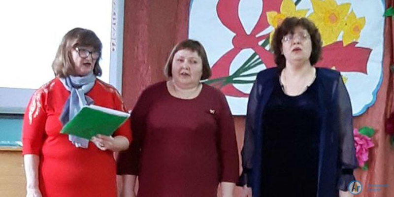 Гостей сельского дома культуры рассмешили «Белгазинские страдания»