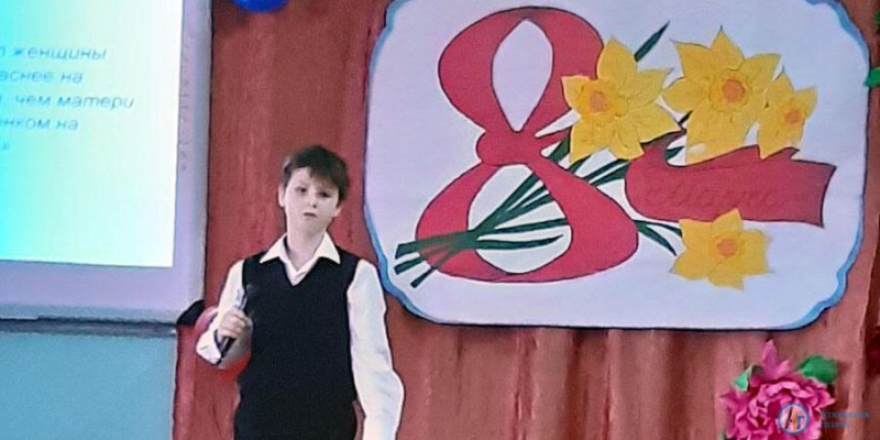 Гостей сельского дома культуры рассмешили «Белгазинские страдания»