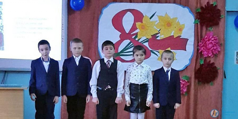 Гостей сельского дома культуры рассмешили «Белгазинские страдания»