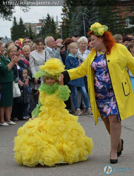 Гран-при конкурса-дефиле "Магия роз" досталось яркому Солнышку (ФОТОРЕПОРТАЖ)