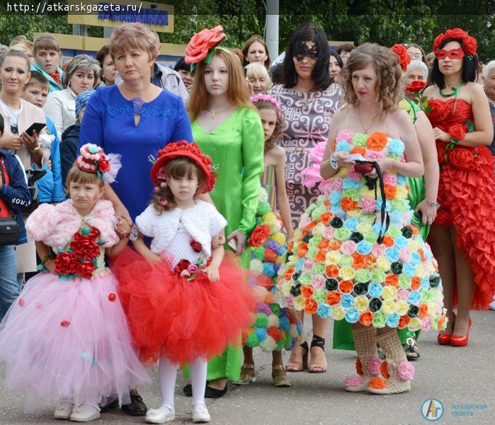 Гран-при конкурса-дефиле "Магия роз" досталось яркому Солнышку (ФОТОРЕПОРТАЖ)