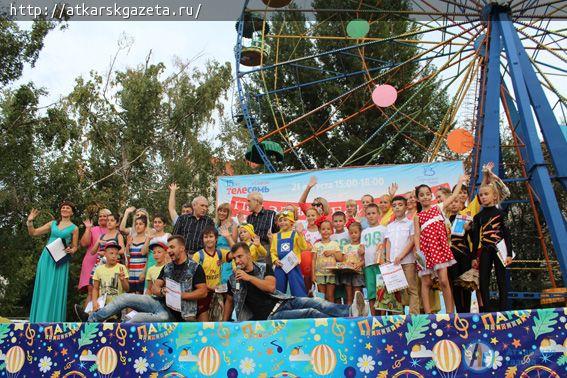 Группа «ДиД» участвовала во II областном параде близнецов