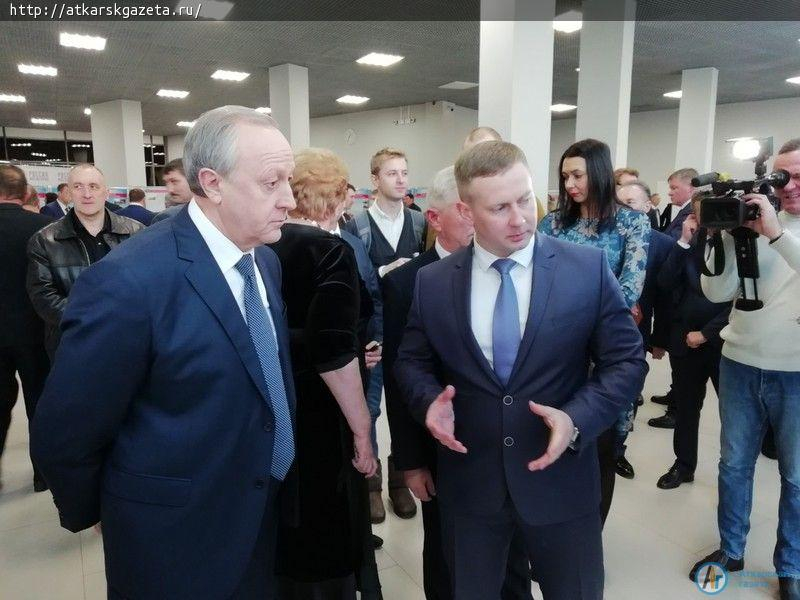Губернатор РАДАЕВ вручил Аткарскому району школьные автобусы и коммунальную технику (ФОТО)