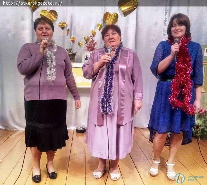 Хиты Пахмутовой и Добронравова прозвучали в аткарском селе