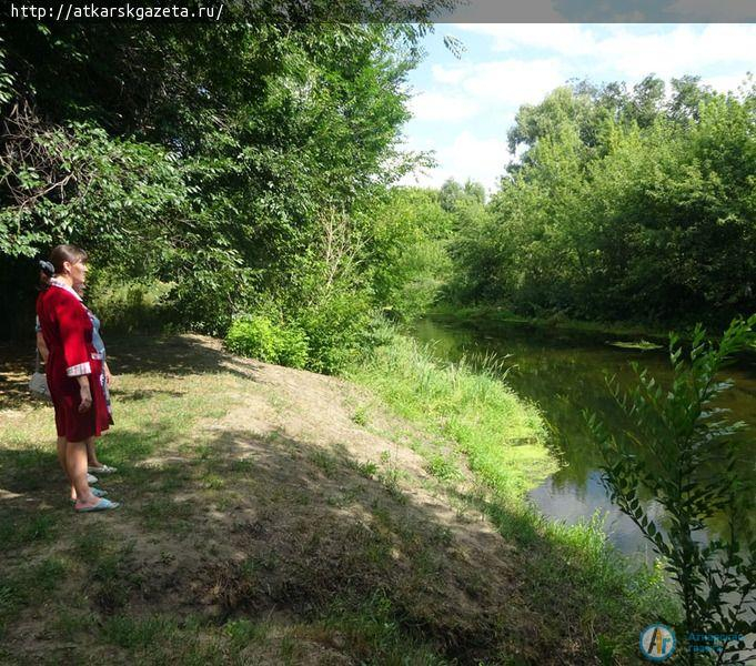 И вновь бабушки патрулируют берега Аткары