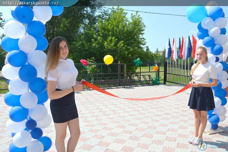 Инициативные родители открыли в Аткарске первую школьную велопарковку