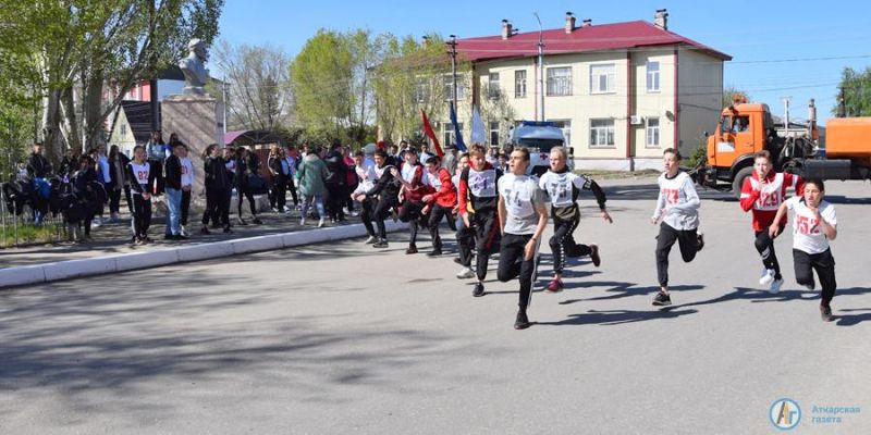 Юбилейный забег выявил лучших легкоатлетов Аткарска