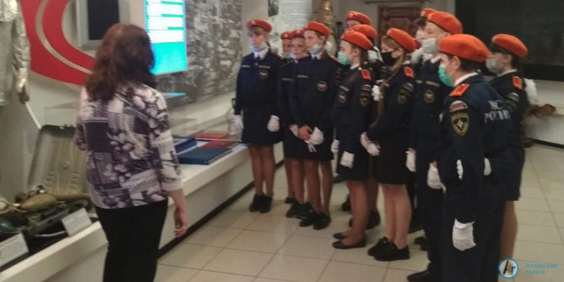 Юные пожарные побывали в Саратовском музее МЧС