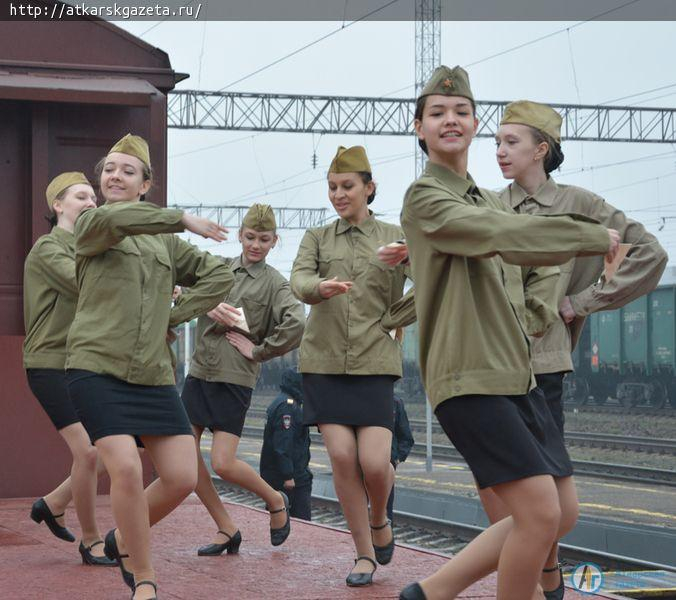 К Аткарску подходит ретро-поезд «Воинский эшелон» (ФОТО)